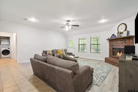 209 Olive St, Van, TX 75790 photo 6
