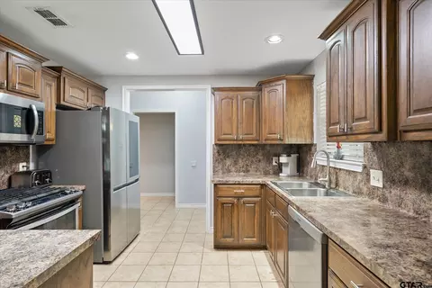 209 Olive St, Van, TX 75790 photo 13