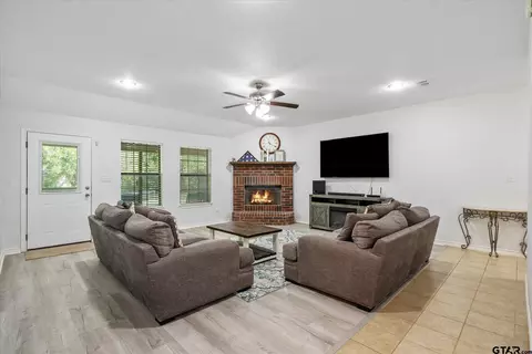 209 Olive St, Van, TX 75790 photo 16