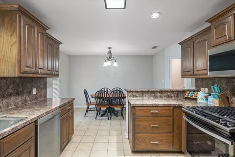 209 Olive St, Van, TX 75790 photo 15