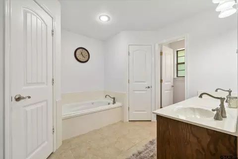 209 Olive St, Van, TX 75790 photo 21