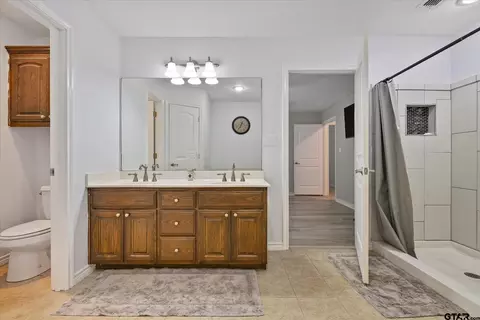 209 Olive St, Van, TX 75790 photo 22