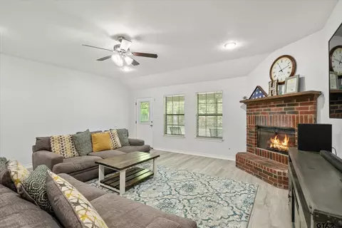 209 Olive St, Van, TX 75790 photo 7