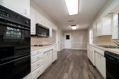 2309 Rande St, Longview, TX 75605 photo 8