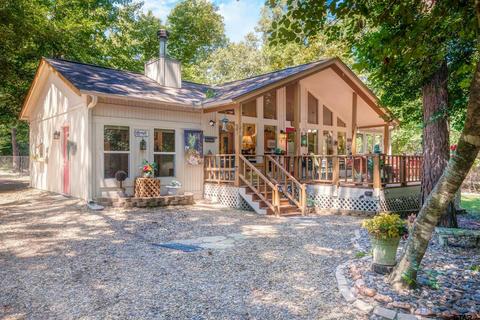 246 Valleywood Trl, Holly Lake Ranch, TX 75765 | 42 Photos | MLS ...