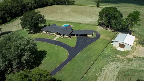 2125 W Hwy 11, Pittsburg, TX 75686