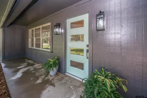 404 E Hope Dr, Longview, TX 75604 photo 3