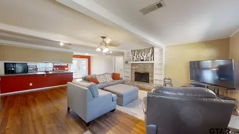 247 Hideaway Ln E, Hideaway, TX 75771 photo 4