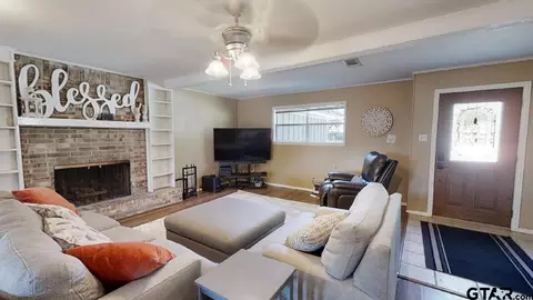 247 Hideaway Ln E, Hideaway, TX 75771 photo 3
