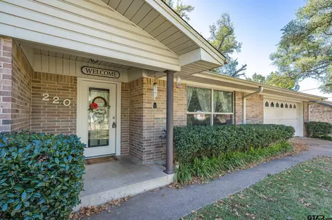 220 E Texas St, Van, TX 75790 photo 3