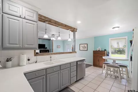 220 E Texas St, Van, TX 75790 photo 22
