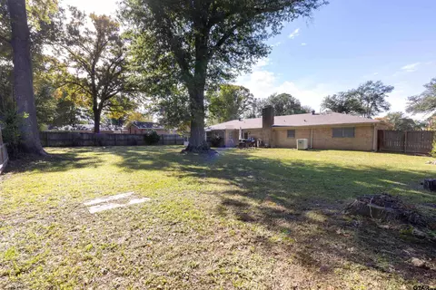 1508 Centenary, Longview, TX 75601 photo 2