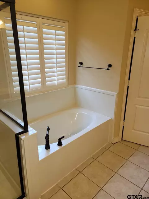 112 Colt St, Longview, TX 75604 photo 18