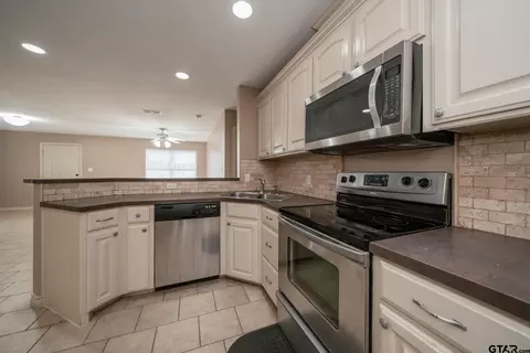 1202 Silver Spur, Longview, TX 75604 photo 20