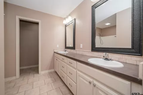 1202 Silver Spur, Longview, TX 75604 photo 12