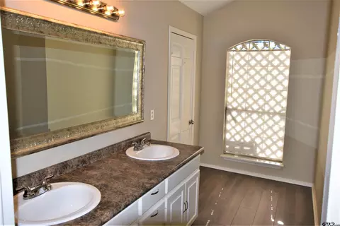 1872 Machen Ln, Gilmer, TX 75644 photo 10