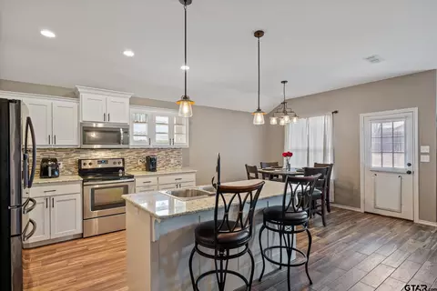 370 Molly Ln, Lindale, TX 75771 photo 5