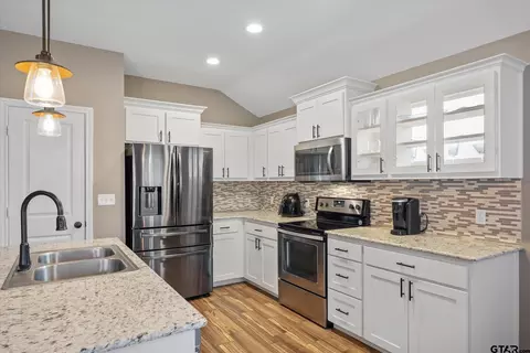 370 Molly Ln, Lindale, TX 75771 photo 11
