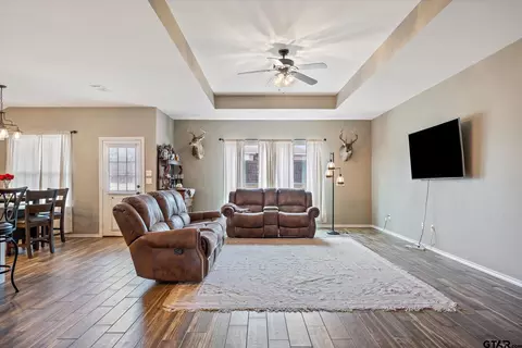 370 Molly Ln, Lindale, TX 75771 photo 4