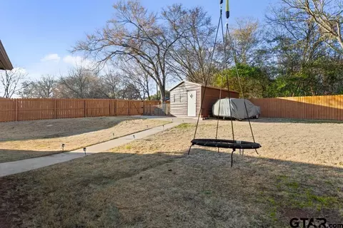 402 E Mims, Tyler, TX 75702 photo 17