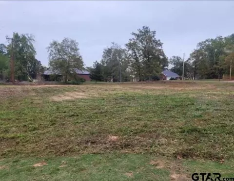 16781 Eagle Dr, Gladewater, TX 75647