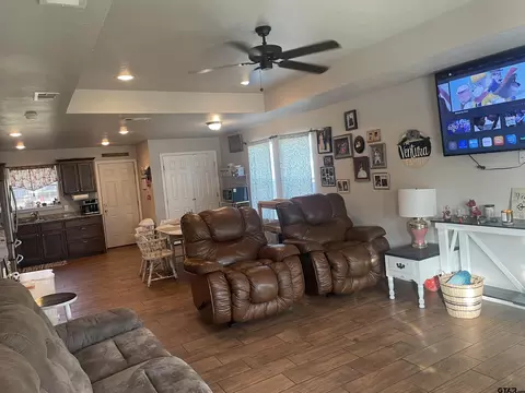 913 E 9th, Mount Pleasant, TX 75455 photo 6