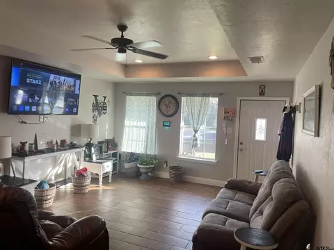 913 E 9th, Mount Pleasant, TX 75455 photo 4