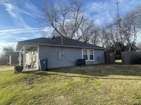 913 E 9th, Mount Pleasant, TX 75455 photo 3