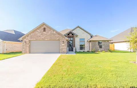 403 Meadow Ct, Chandler, TX 75758
