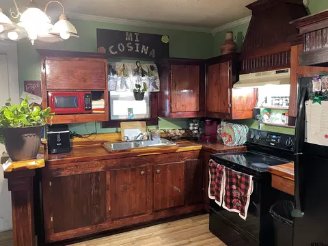 408 First St, Como, TX 75431 photo 9