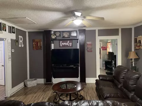 408 First St, Como, TX 75431 photo 5
