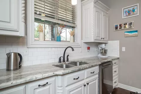 7741 Hickory Spring Ln, Tyler, TX 75703 photo 8