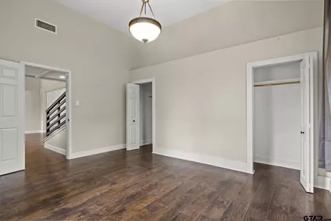 515 E 3rd St, Mount Pleasant, TX 75455 photo 9