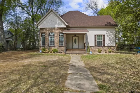 515 E 3rd St, Mount Pleasant, TX 75455 photo 1