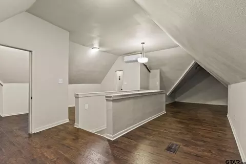 515 E 3rd St, Mount Pleasant, TX 75455 photo 17
