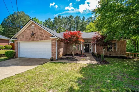 1619 Shady Lake Cir, Henderson, TX 75652