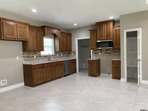 1405 E 9th, Mount Pleasant, TX 75455 photo 3