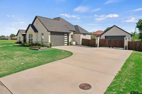 204 Devonshire, Mount Pleasant, TX 75455 photo 2