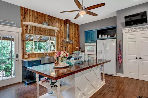 1004 E Dulse, Tyler, TX 75701 photo 9