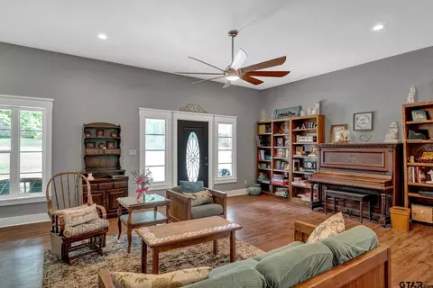 1004 E Dulse, Tyler, TX 75701 photo 6