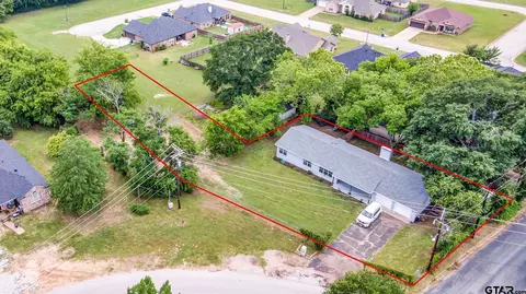 527 Cherry St, Chandler, TX 75758