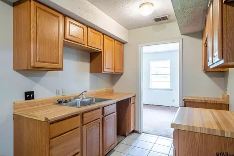 782 Diane St, Tyler, TX 75708 photo 5