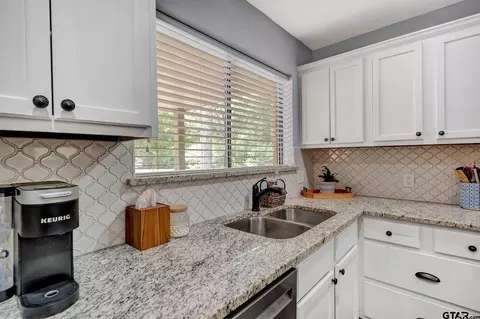 719 Sutherland, Tyler, TX 75703 photo 8