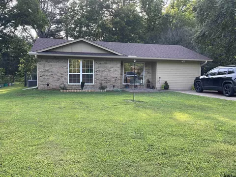 107 N St John, Bogata, TX 75417