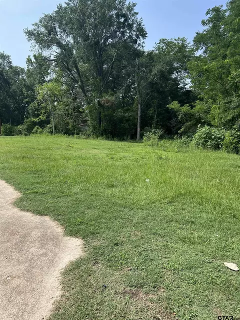 1203 E 8th, Mount Pleasant, TX 75455