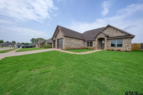 1504 White Bear Trl, Lindale, TX 75771