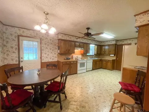 217 Irving, Longview, TX 75605 photo 2