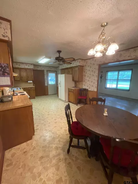 217 Irving, Longview, TX 75605 photo 3