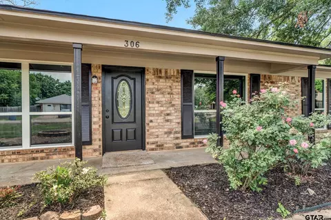 306 Water St, Bullard, TX 75757
