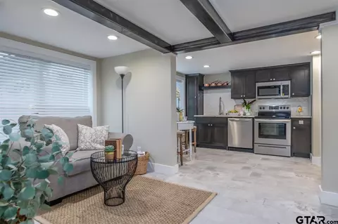 321 S Bois D Arc Ave - 06, Tyler, TX 75702